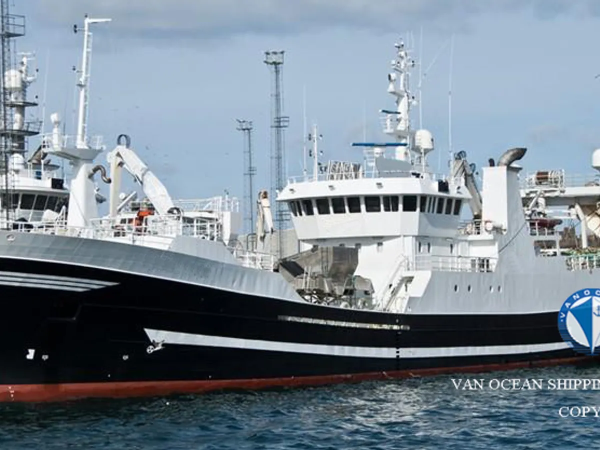 Navio de pesca de arrasto à venda