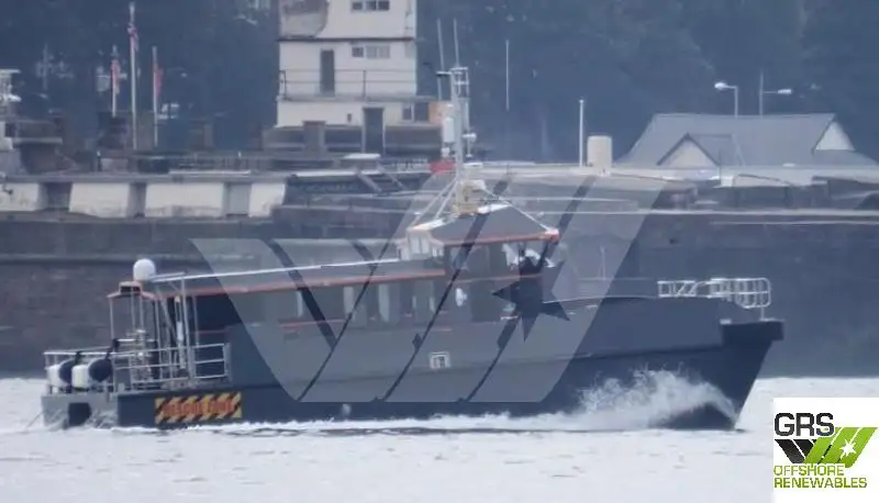 Barco de tripulação à venda