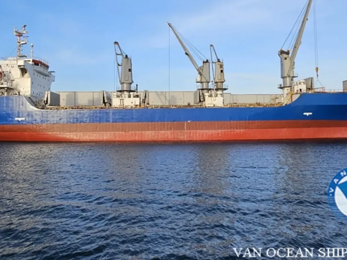 Navio frigorífico à venda