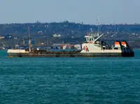 Barcaça à venda