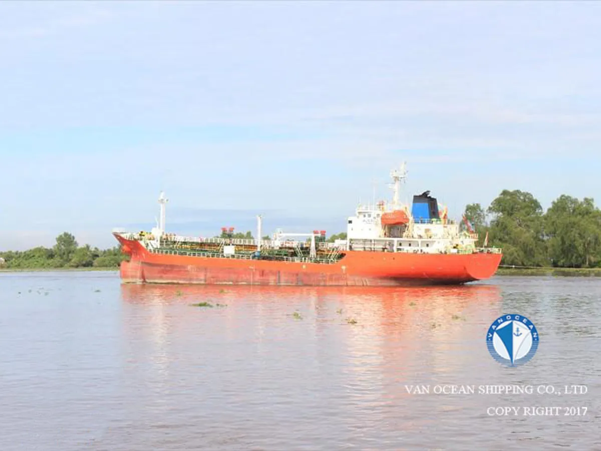 Navio-tanque de óleo/produtos químicos à venda