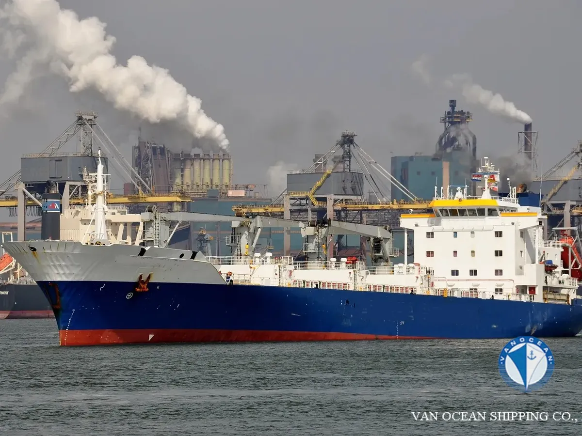 Navio frigorífico à venda