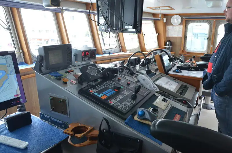 Navio porta-contêineres à venda