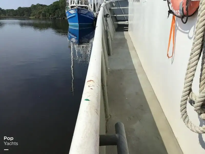 Navio de pesca de arrasto à venda