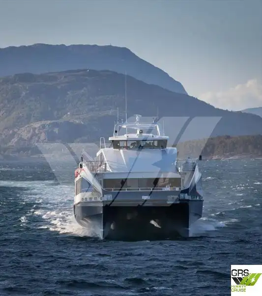 Navio de passageiros à venda