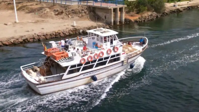 Navio de passageiros à venda