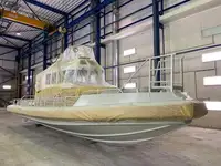 Barco de tripulação à venda