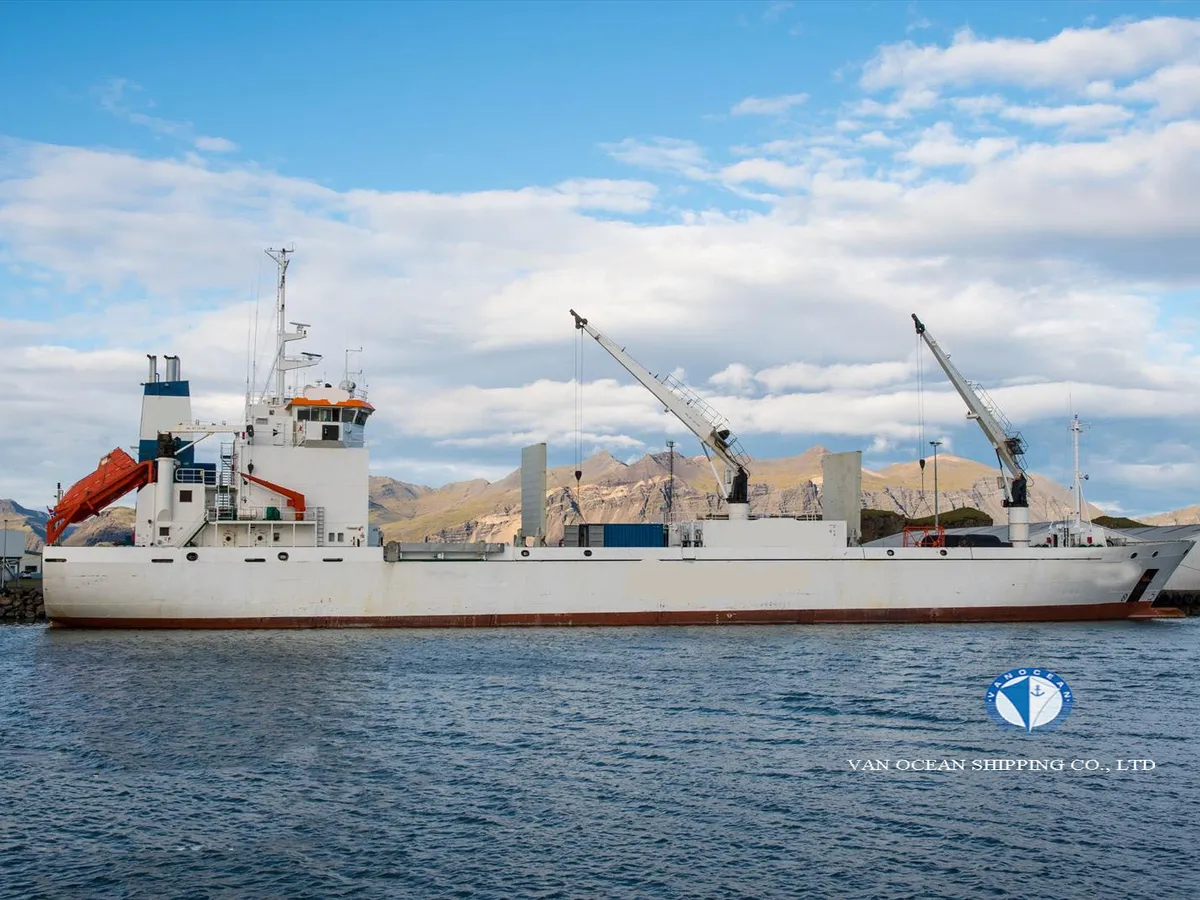 Navio frigorífico à venda