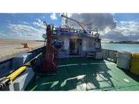 Barco de tripulação à venda