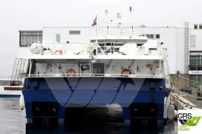Navio de cruzeiro à venda