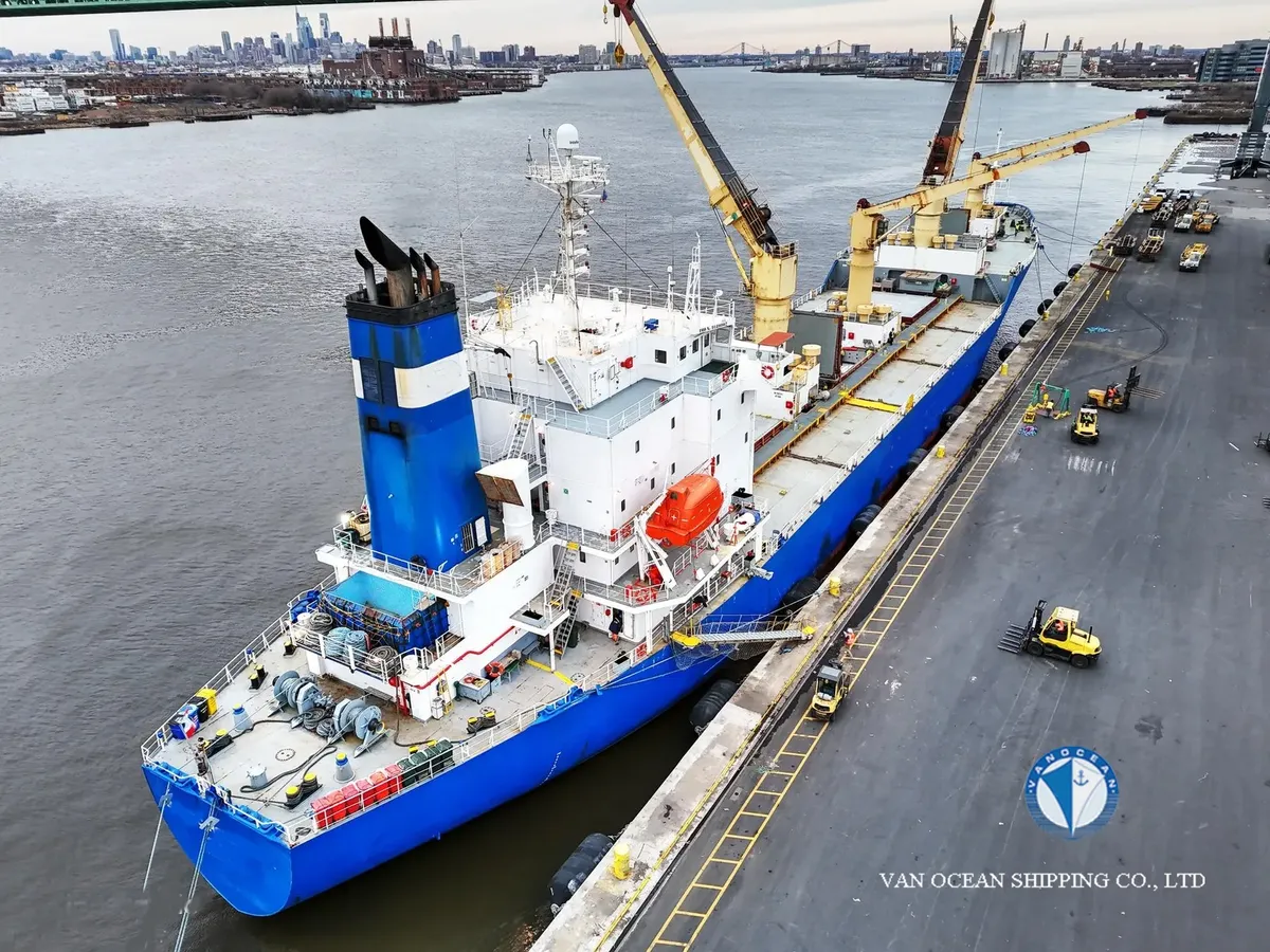 Navio frigorífico à venda