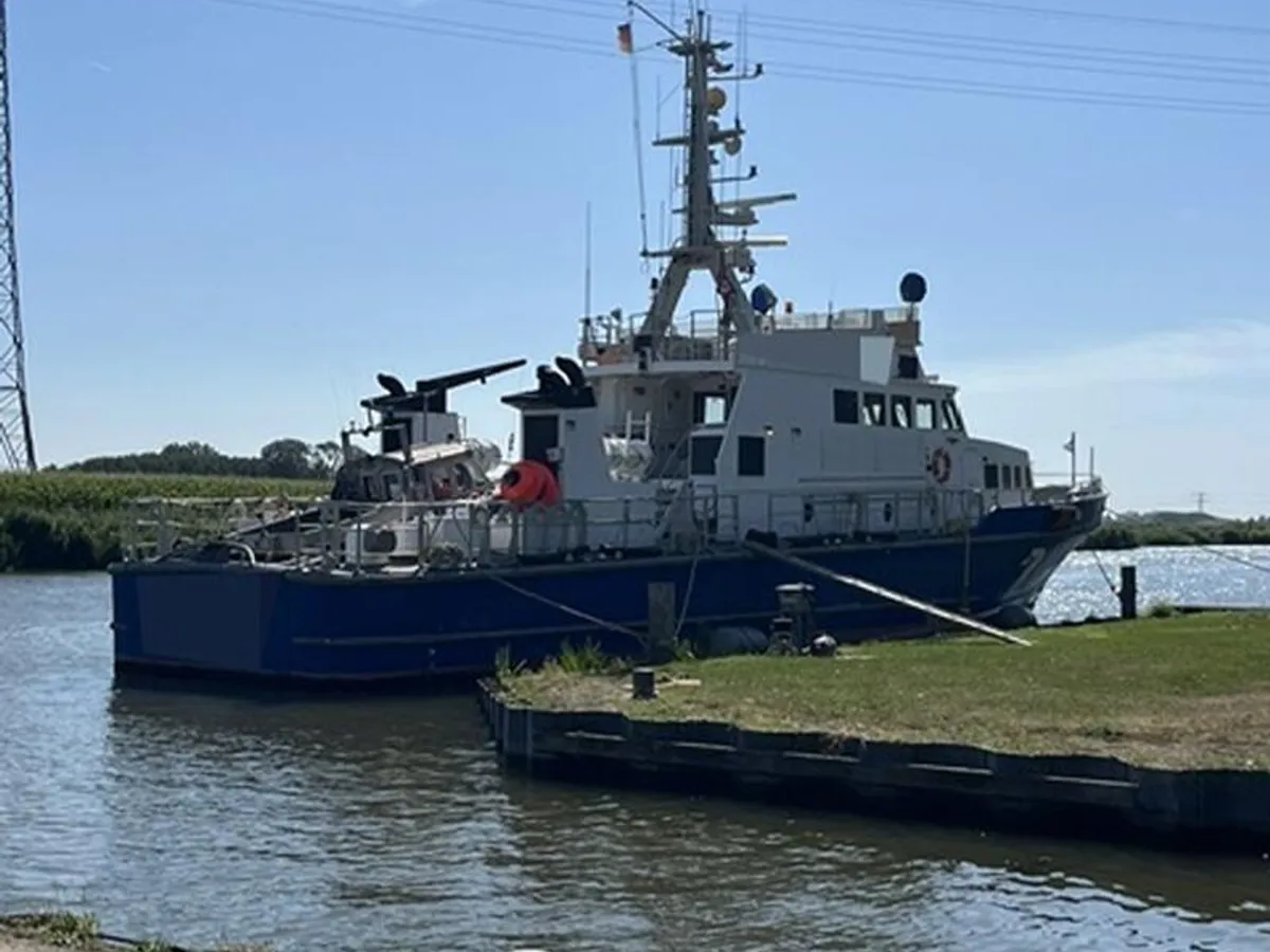 Navio de patrulha à venda