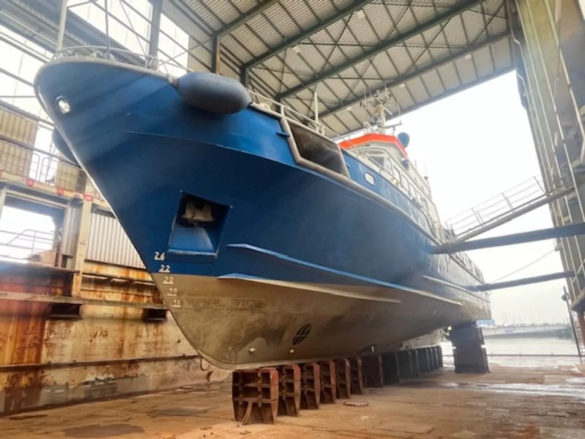 Navio de patrulha à venda