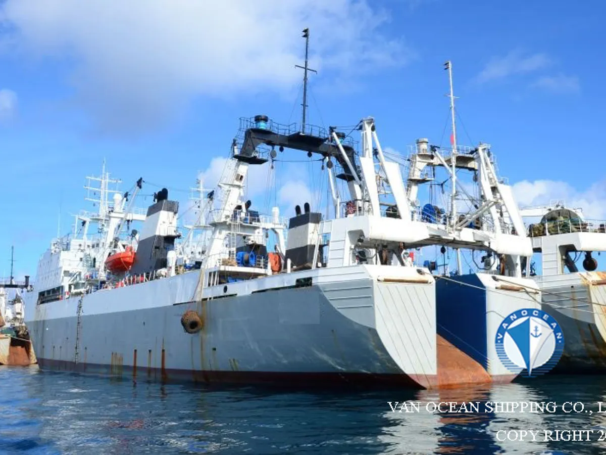 Navio de pesca de arrasto à venda