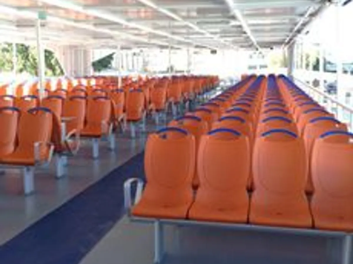 Navio de passageiros à venda