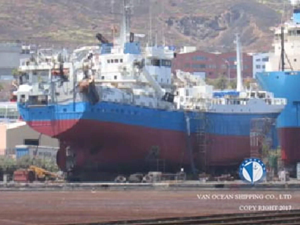 Navio de pesca de arrasto à venda