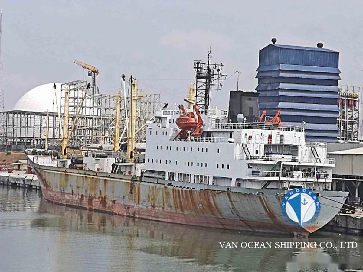 Navio frigorífico à venda