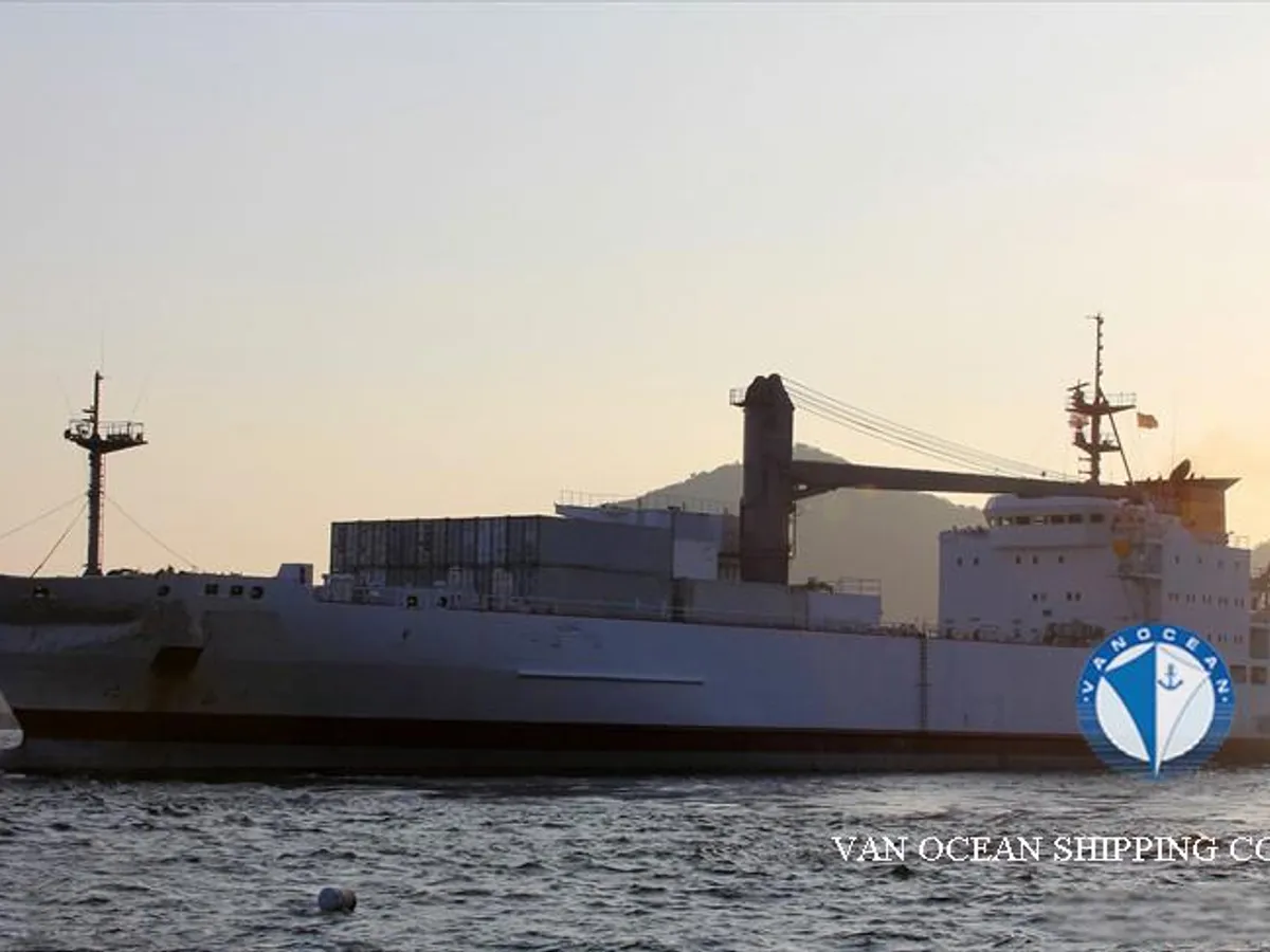 Navio frigorífico à venda