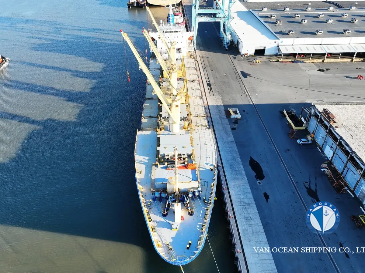 Navio frigorífico à venda