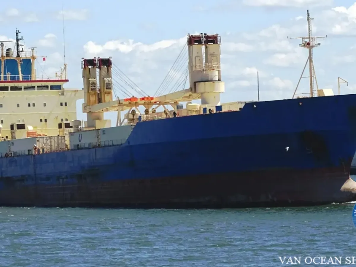 Navio frigorífico à venda