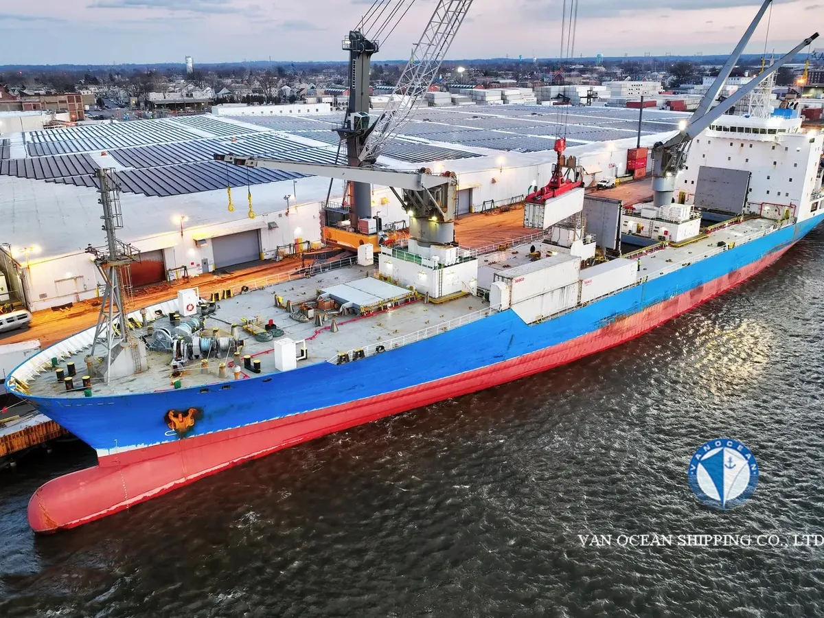 Navio frigorífico à venda