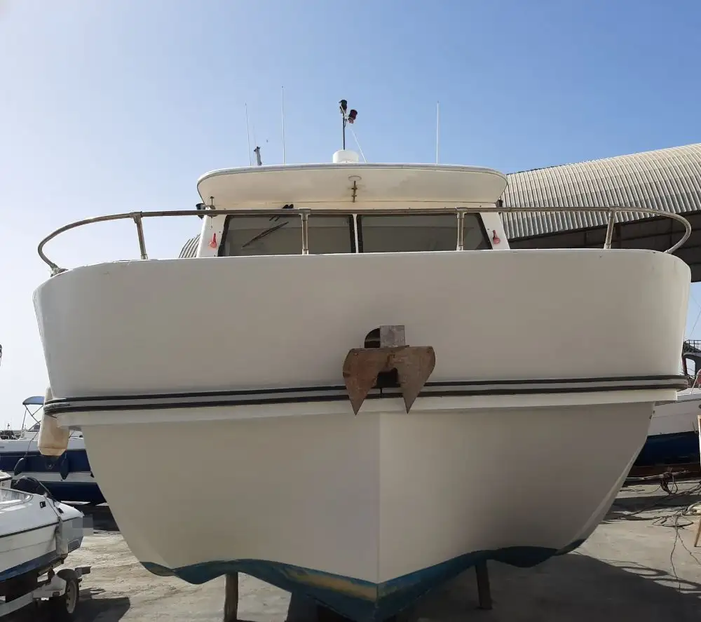 Barco de tripulação à venda