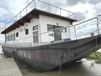 Barcaça de alojamento à venda