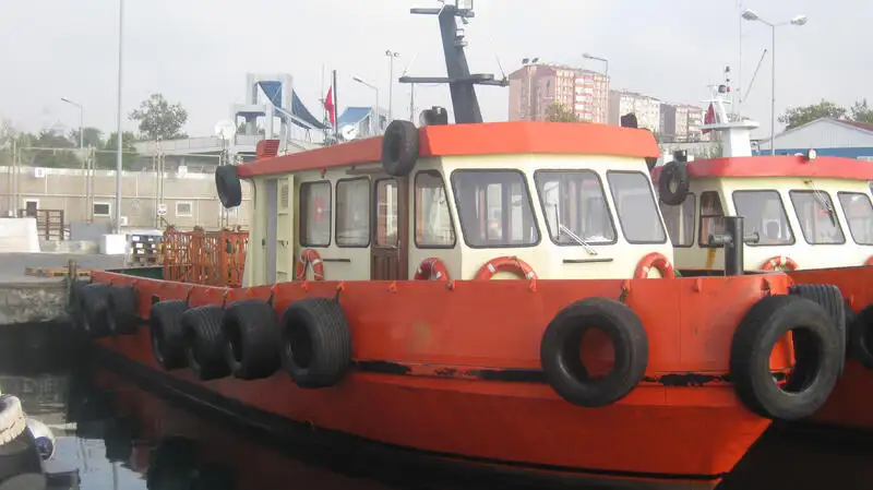 Rebocador à venda