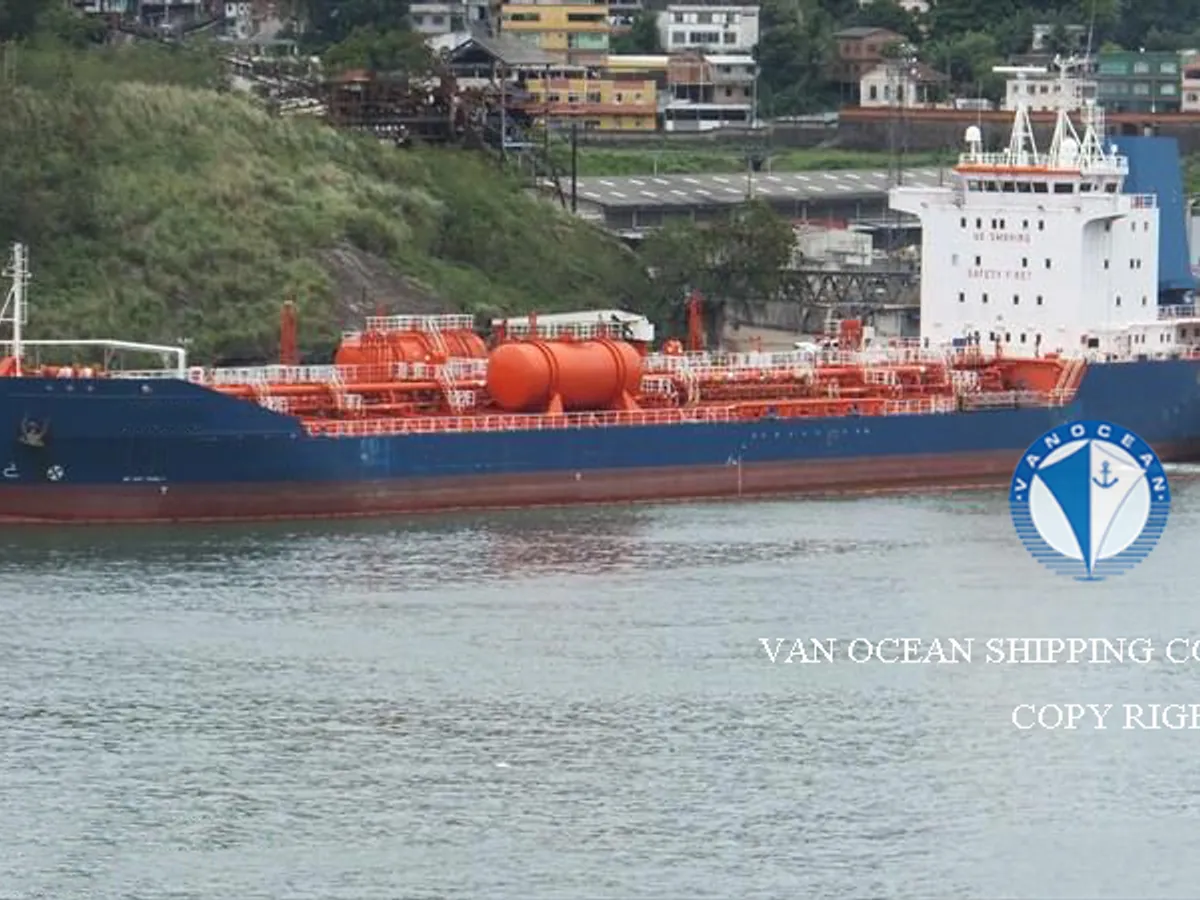 Navio-tanque de óleo/produtos químicos à venda