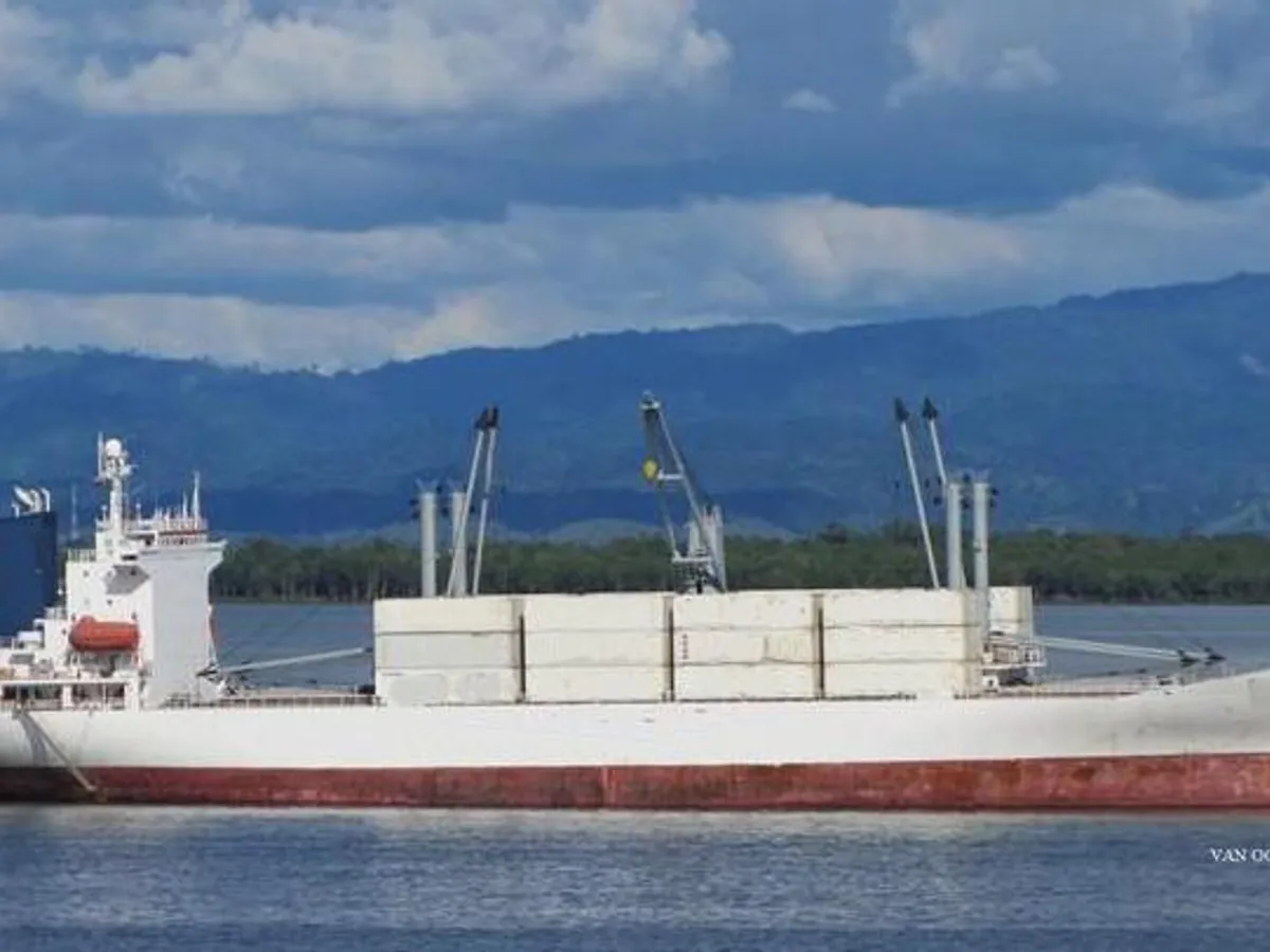 Navio frigorífico à venda