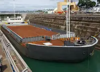 Barcaça à venda