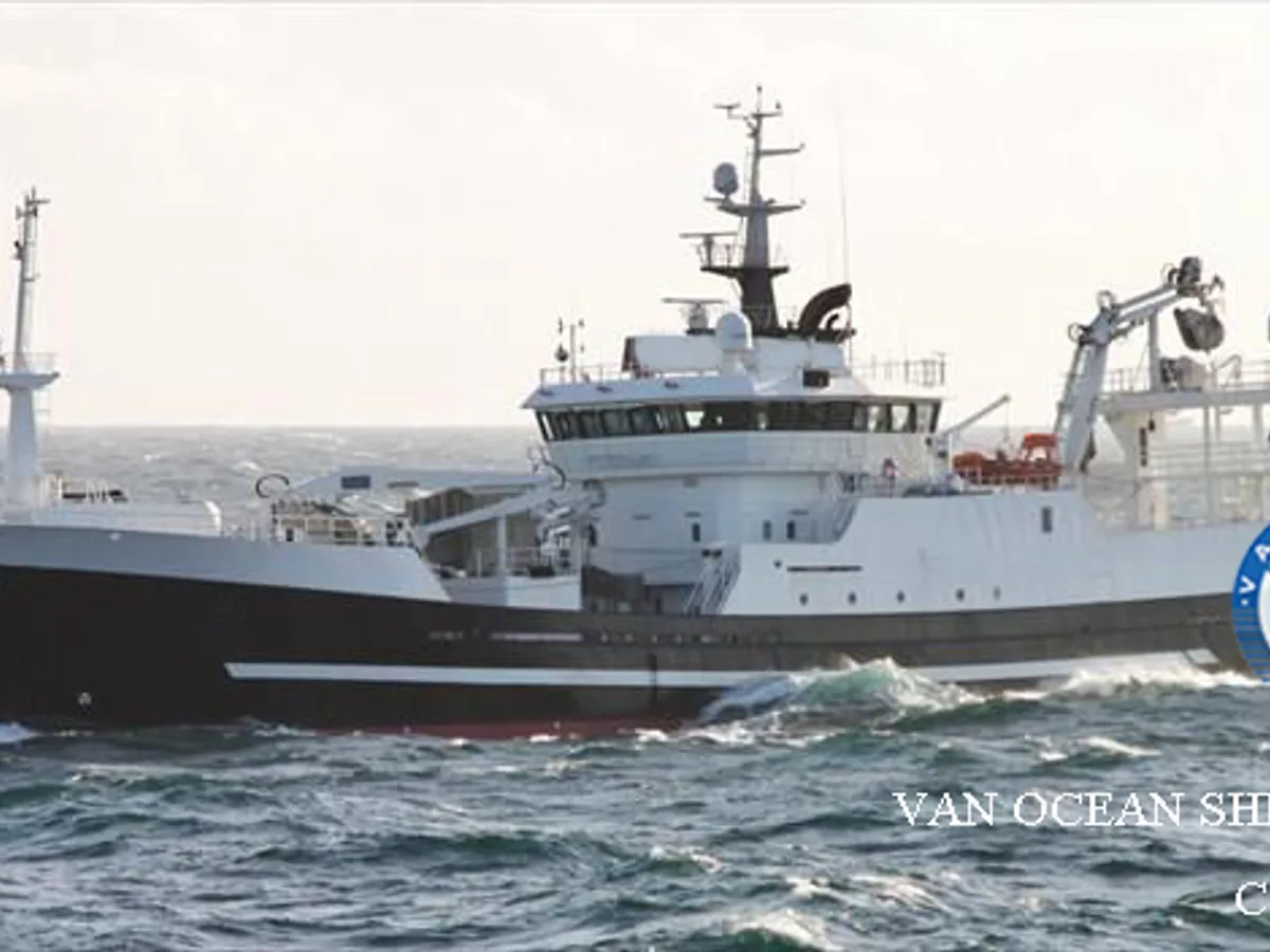 Navio de pesca de arrasto à venda