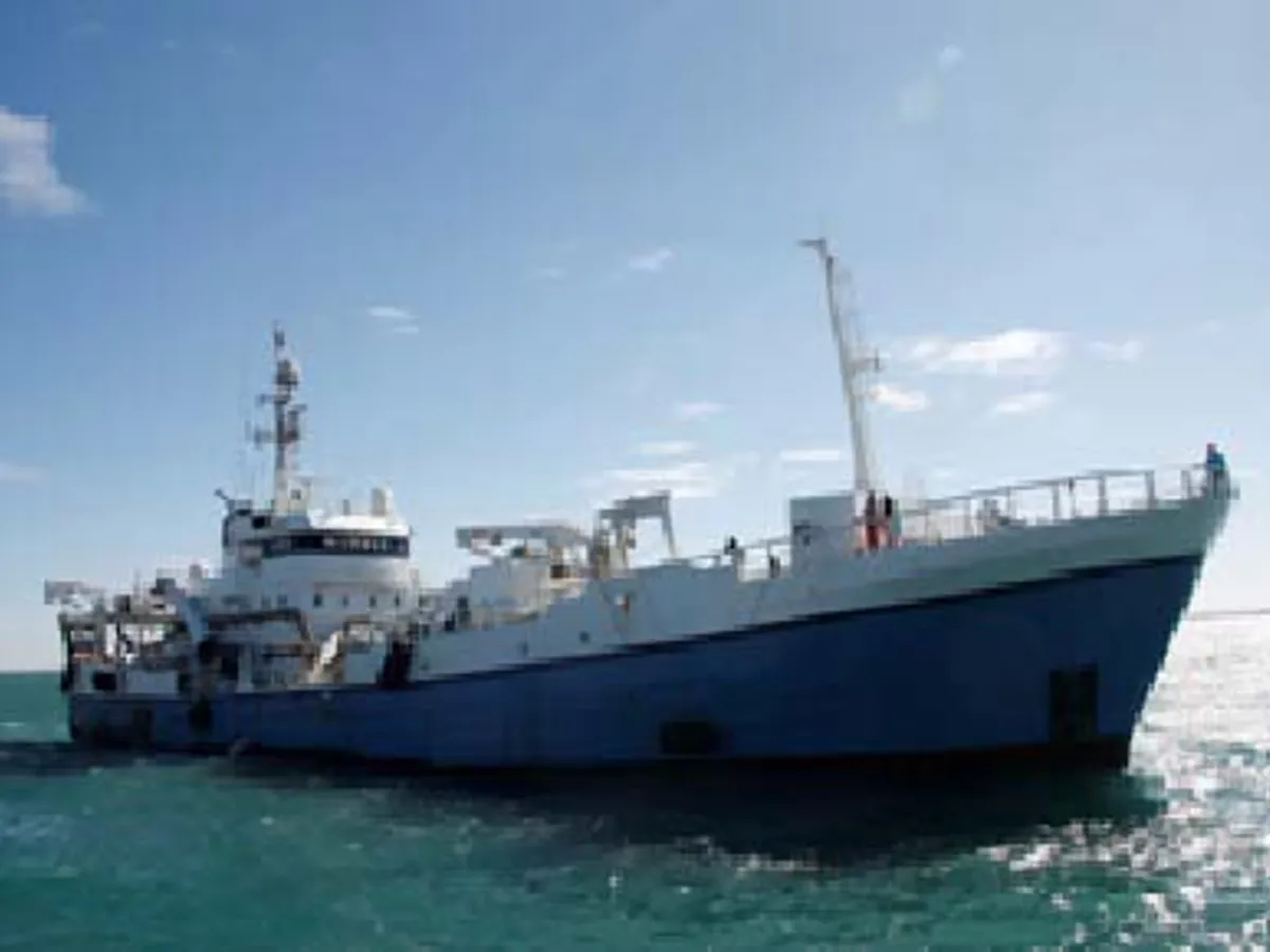 Navio de pesca de arrasto à venda
