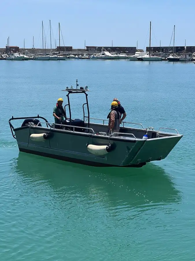 Balsa de desembarque, tanque à venda