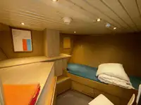Navio de abastecimento à venda
