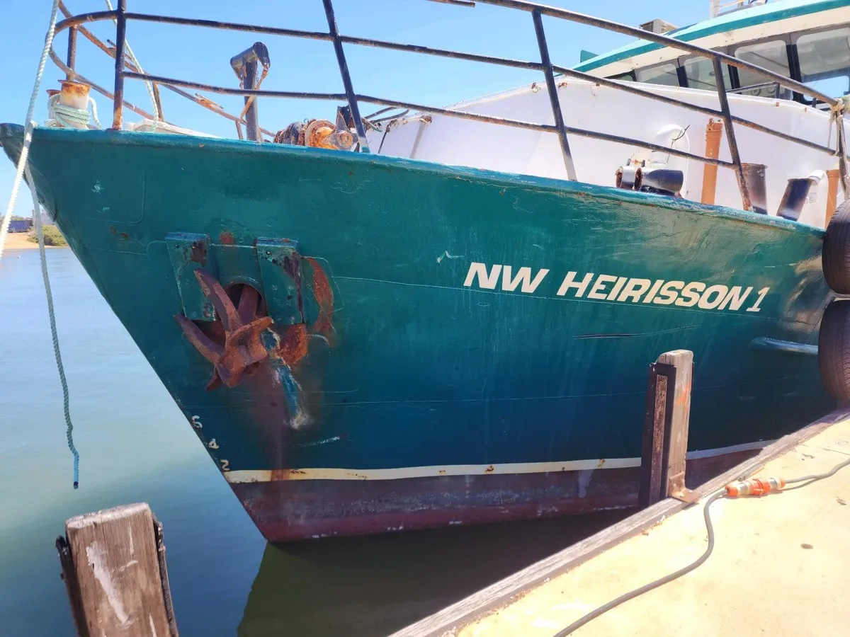 Navio de pesca de arrasto à venda