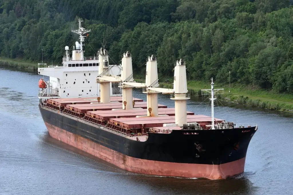 Navio graneleiro à venda