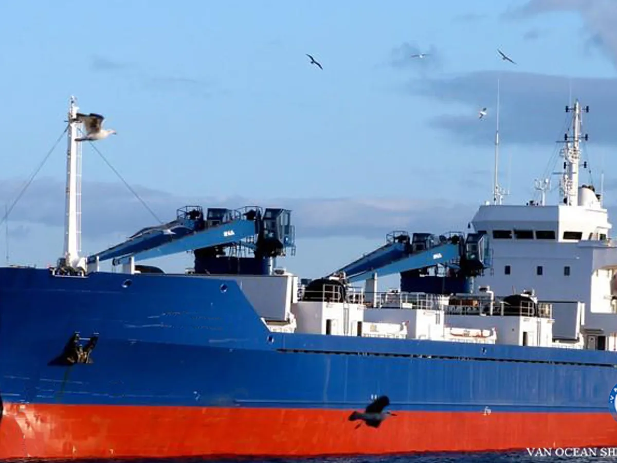 Navio frigorífico à venda