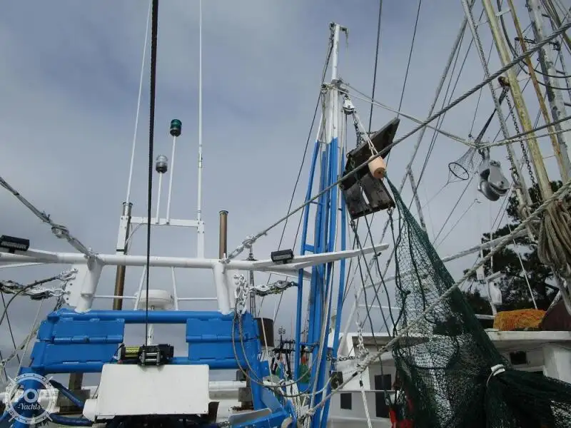 Navio de pesca de arrasto à venda