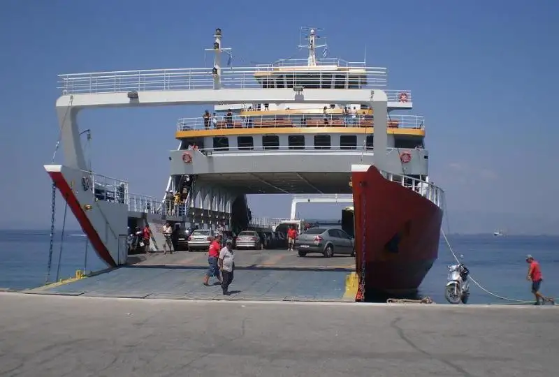 Navio RoPax à venda