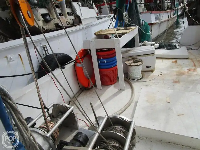 Navio de pesca de arrasto à venda