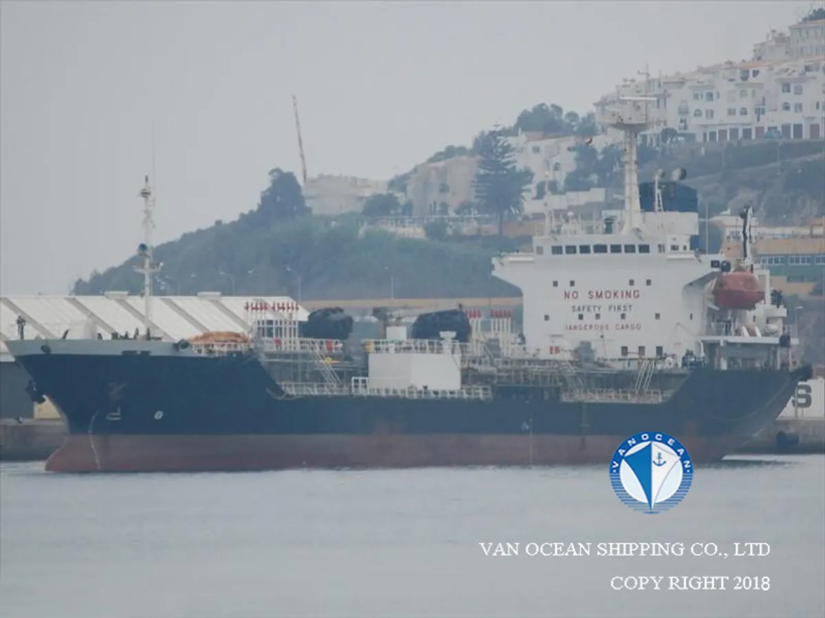 Navio-tanque de óleo/produtos químicos à venda