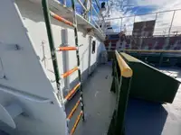 Barco de tripulação à venda
