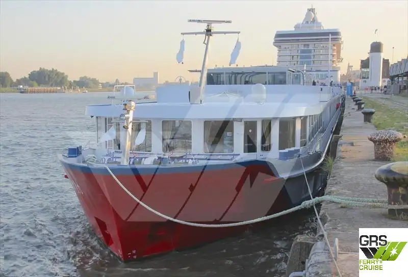 Navio de cruzeiro à venda