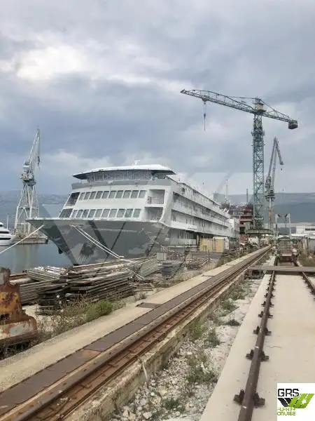 Navio de cruzeiro à venda