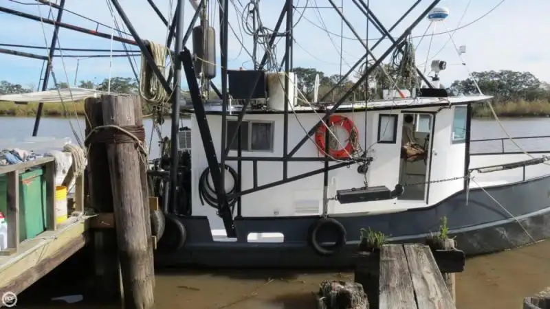 Navio de pesca de arrasto à venda