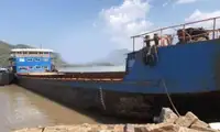 Barcaça à venda