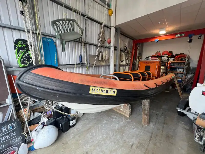 Barcos de trabalho à venda