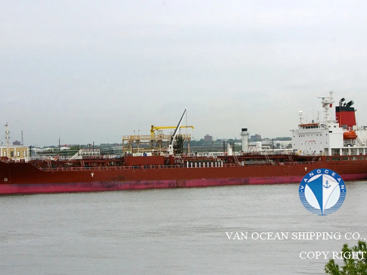 Navio-tanque de óleo/produtos químicos à venda