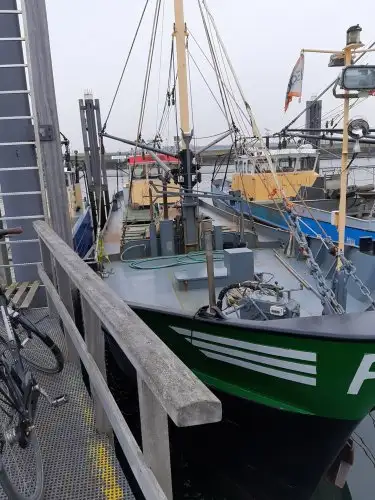 Navio de pesca de arrasto à venda